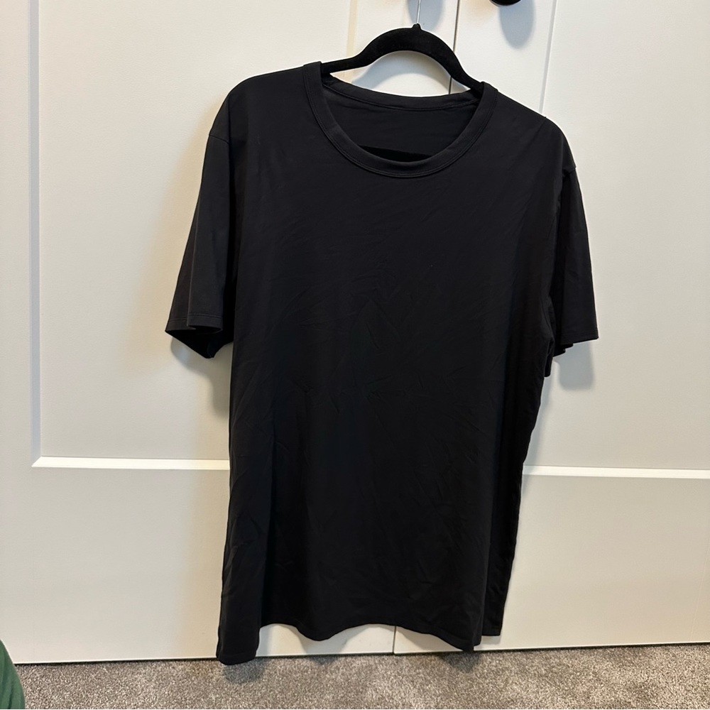 Greyson Men’s Black Tee